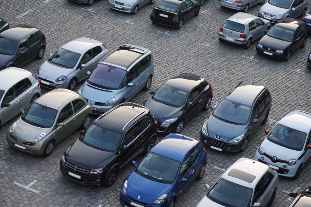 Parken Flughafen Stuttgart - Privater Platz im Freien